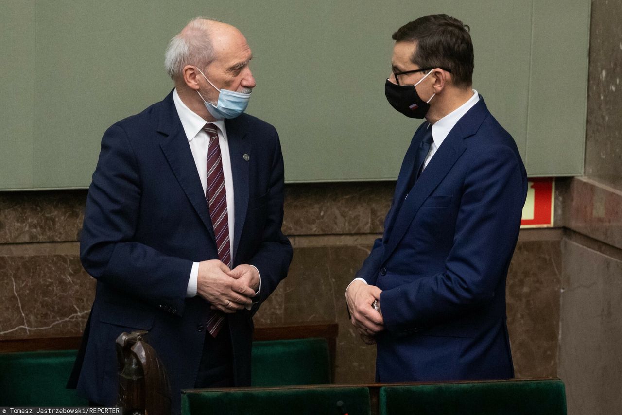 Morawiecki zachwala raport Macierewicza. "Konstruktywny, szeroki"