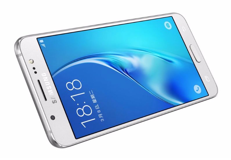 Samsung Galaxy J7 (2016) i J5 (2016) oficjalnie 14