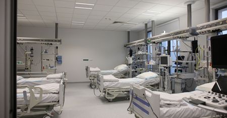 Koronawirus w Polsce. Wtorkowy raport MZ. Duża liczba zgonów
