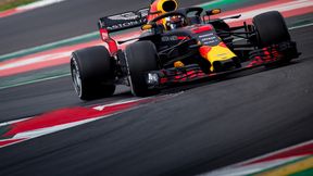 Daniel Ricciardo na czele stawki w Barcelonie. Ogromny pech Fernando Alonso
