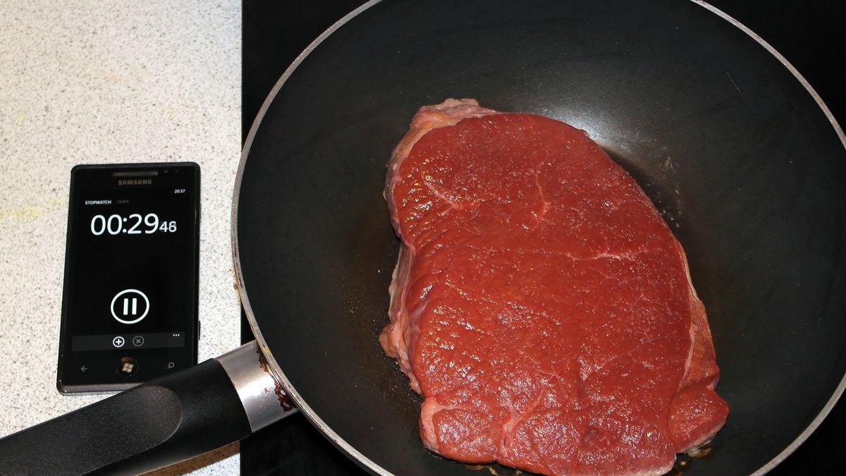 Surowe steki z wołowiny zrazowej górnej (samo mięso)