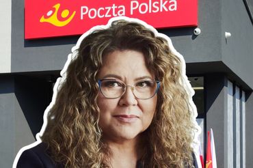 Magdalena Gaj na tle placówki Poczty Polskiej, fot. mat. pras.