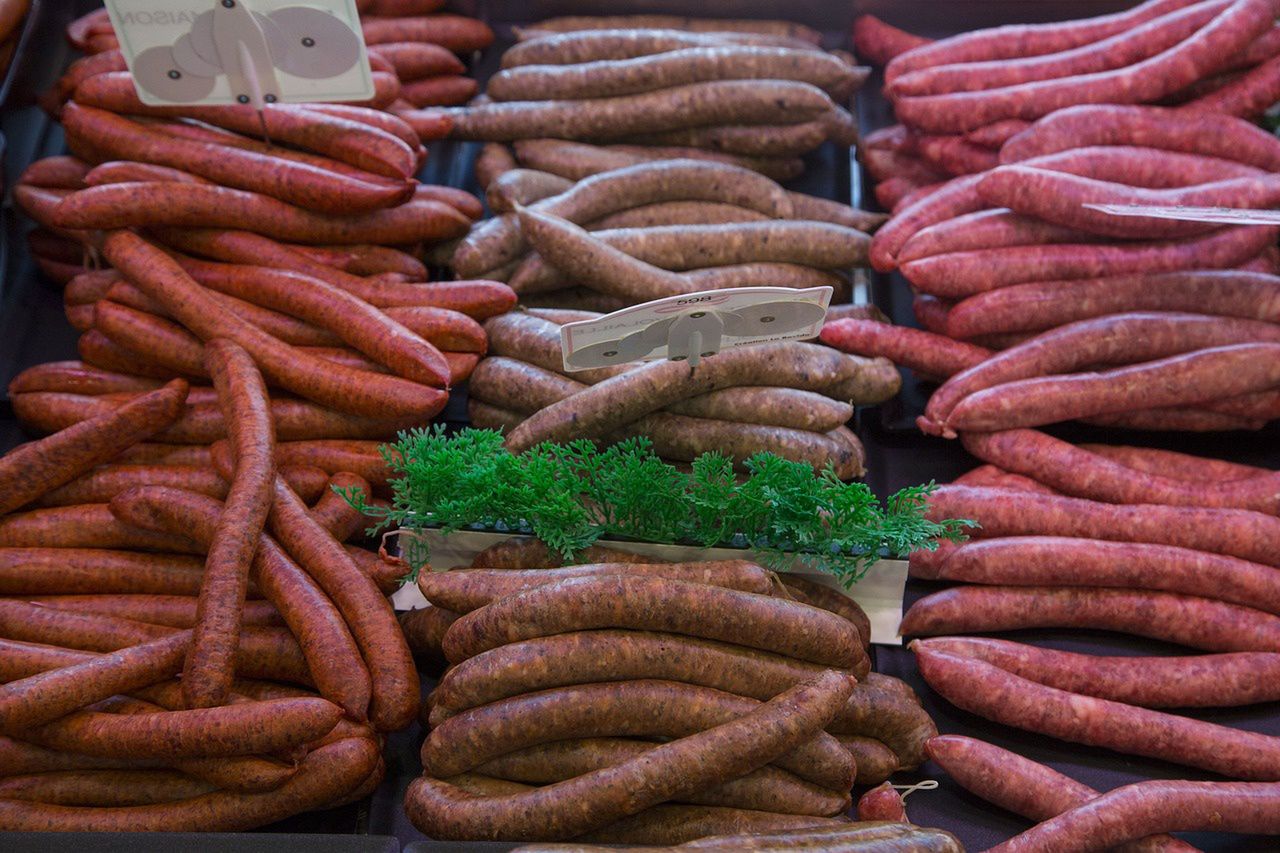 Na Podkarpaciu w Nowej Dębie po zjedzeniu galarety z targowiska trzy osoby trafiły do szpitala, a jedna z nich zmarła