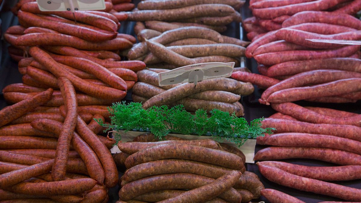 Na Podkarpaciu w Nowej Dębie po zjedzeniu galarety z targowiska trzy osoby trafiły do szpitala, a jedna z nich zmarła