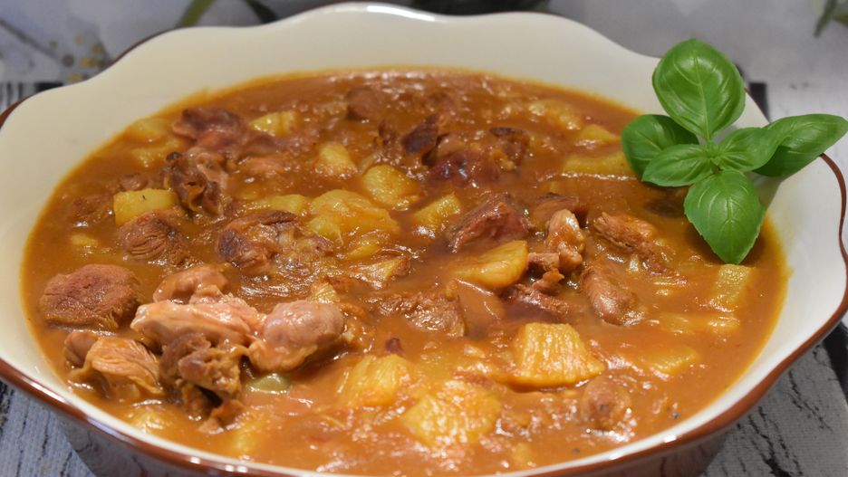Kaczka z ananasem w curry
