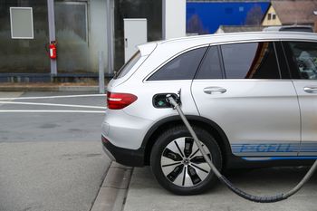 Niemiecka elektromobilność tylko dla bogatych? Nowe dane Destatis