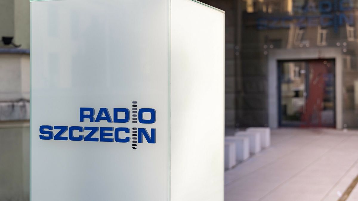 Siedziba Radia Szczecin oblana czerwon? farb?08.03.2023 Szczecin Radio Szczecin Siedziba Radia oblana czerwona farbaFot Sebastian Nowik/REPORTERSebastian Nowik/REPORTER