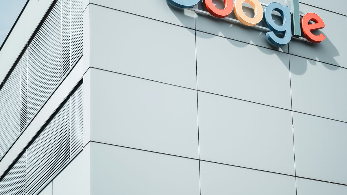 logo google na budynku