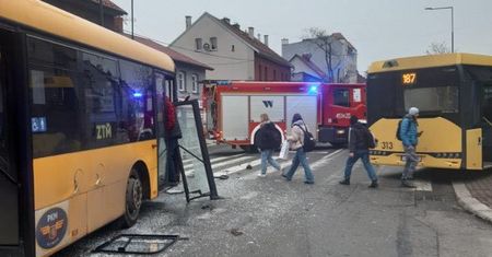 Poważny wypadek autobusów. W środku 40 pasażerów
