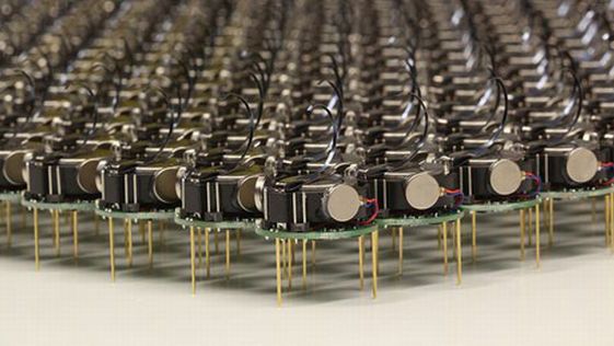 Naukowcy z Harvardu stworzyli rój maleńkich robotów [wideo] 1