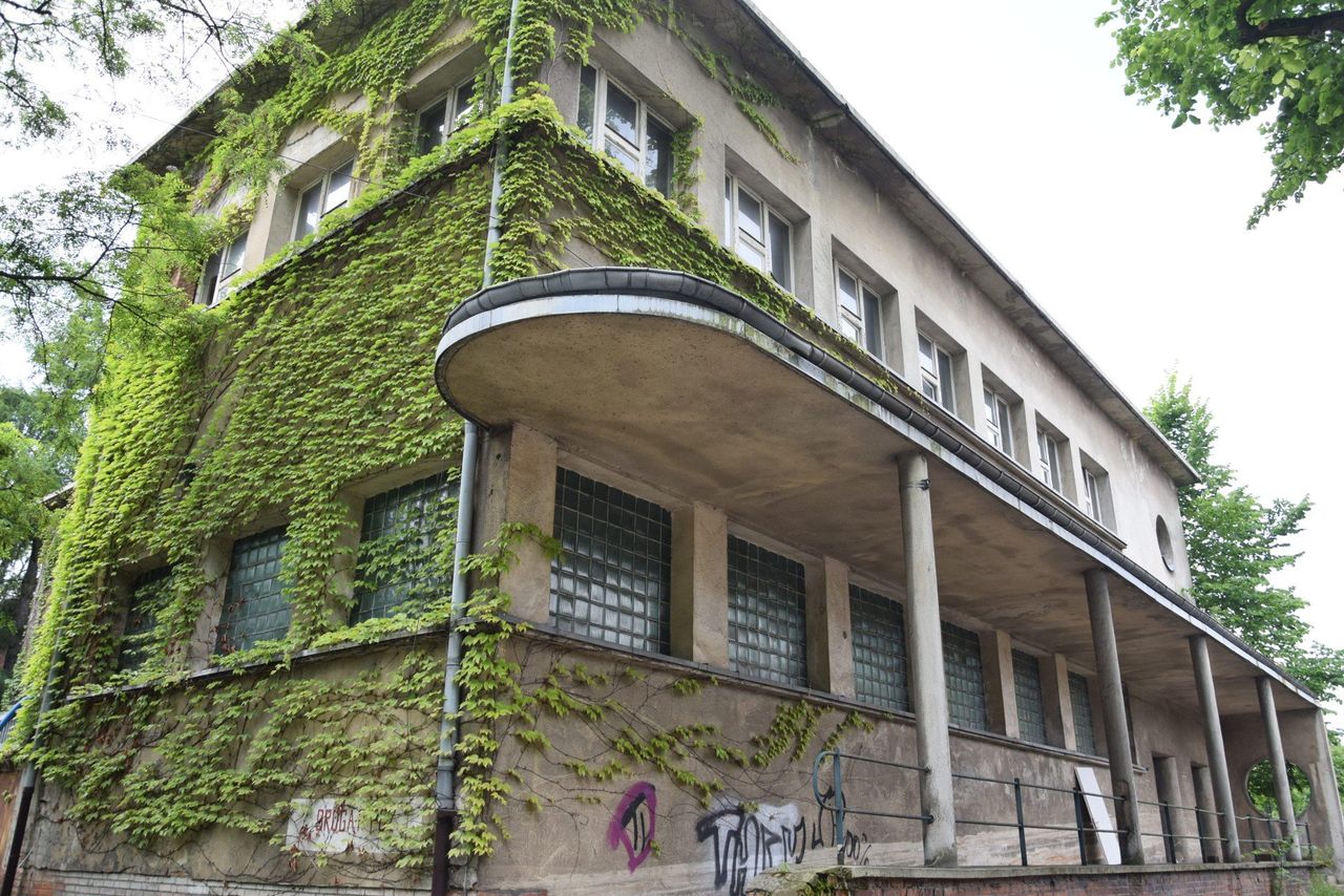 W byłej pralni szpitala psychiatrycznego w Rybniku powstanie centrum edukacyjno-szkoleniowe