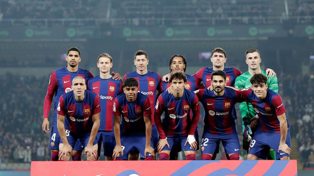 Getty Images / David S.Bustamante/Soccrates / Na zdjęciu: piłkarze FC Barcelony