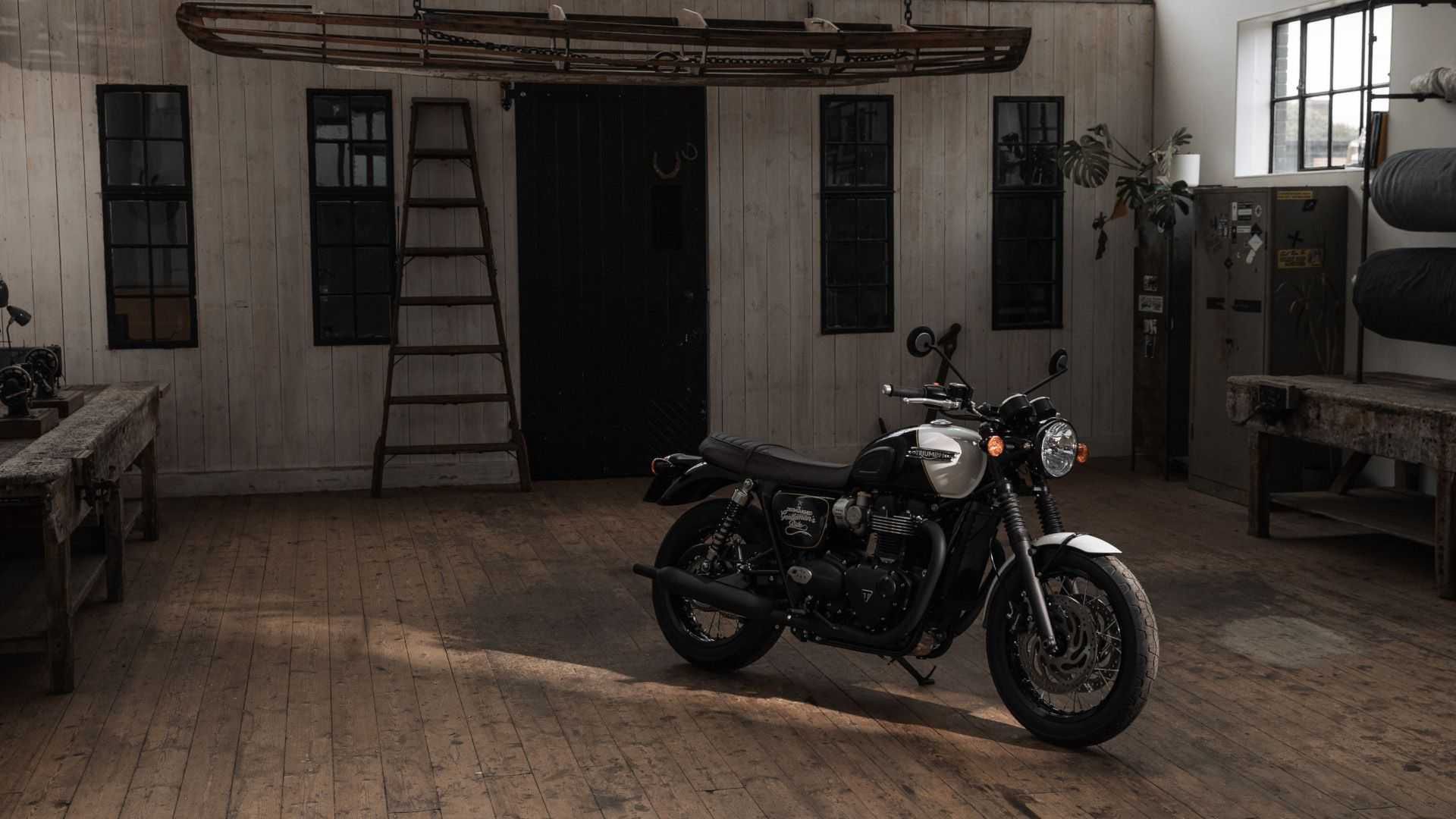 Triumph Bonneville T120 Black DGR