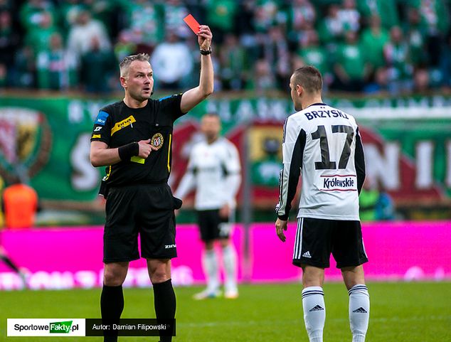 Tomasz Brzyski obejrzał w niedzielę 3. i 4. żółtą kartkę w sezonie