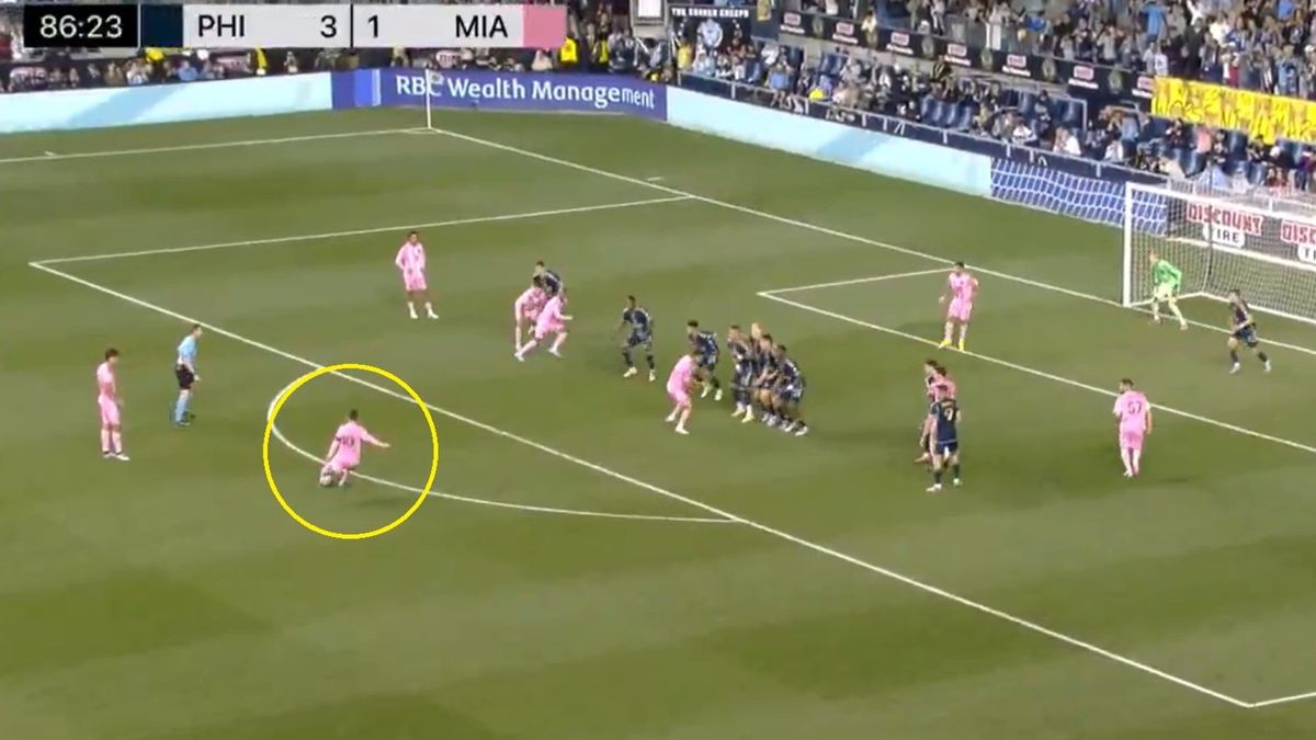 Twitter / Major League Soccer / gol Leo Messiego z rzutu wolnego