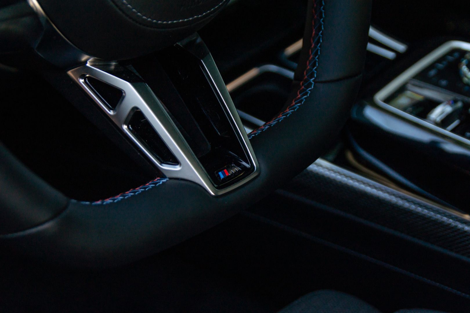 BMW i7 M70