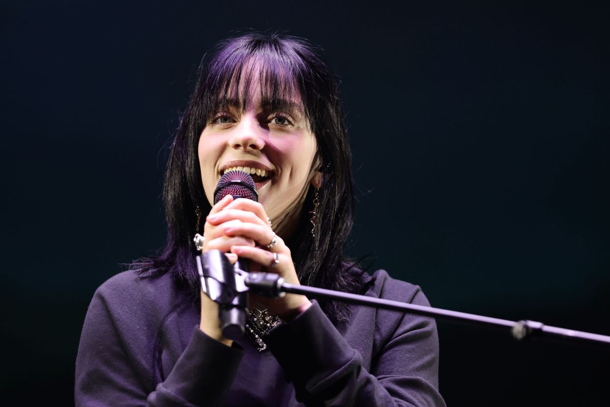 BONN, GERMANY - JUNE 01: Billie Eilish performs on stage at Telekom Electronic Beats at Telekom Forum on June 01, 2022 in Bonn, Germany. (Photo by Andreas Rentz/Getty Images)