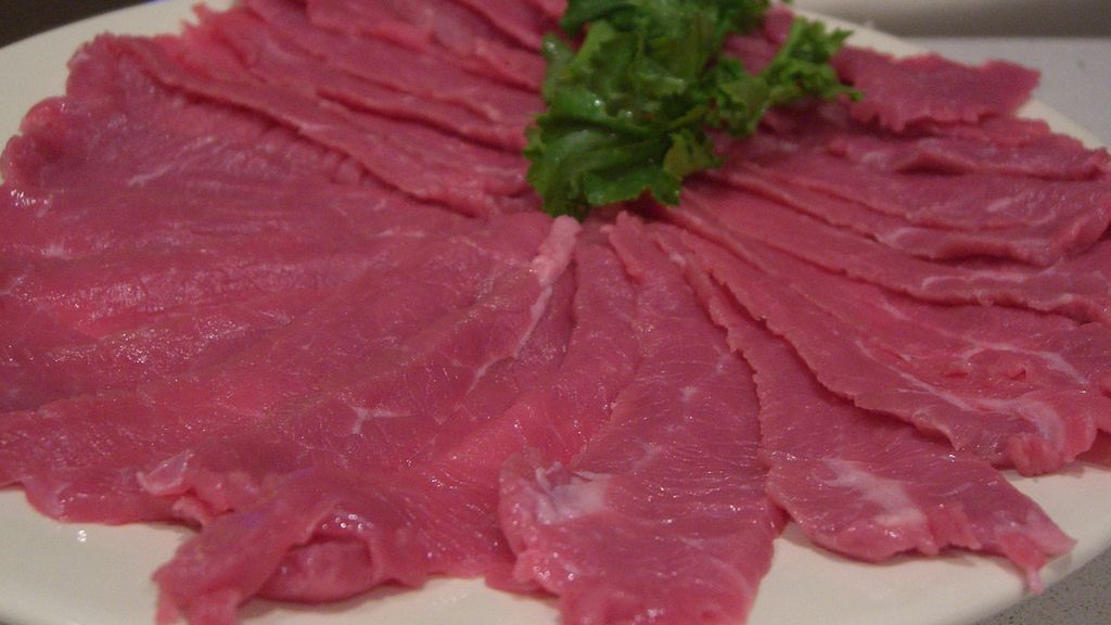 Surowy udziec wołowy (samo mięso, II klasa mięsa)