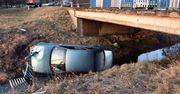 Ujazdów: Audi w rzece po zdarzeniu drogowym. 33-latek miał ponad 2 promile alkoholu