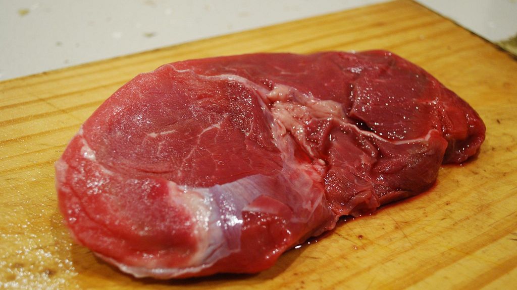 Surowa wołowina zrazowa dolna (samo mięso, II klasa mięsa)