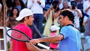ATP Stuttgart: Roger Federer nie wykorzystał meczbola i przegrał z Tommym Haasem. Jerzy Janowicz zagra w czwartek