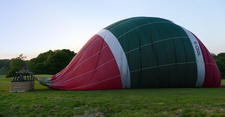 Balon runął na ziemię. W środku 16 osób