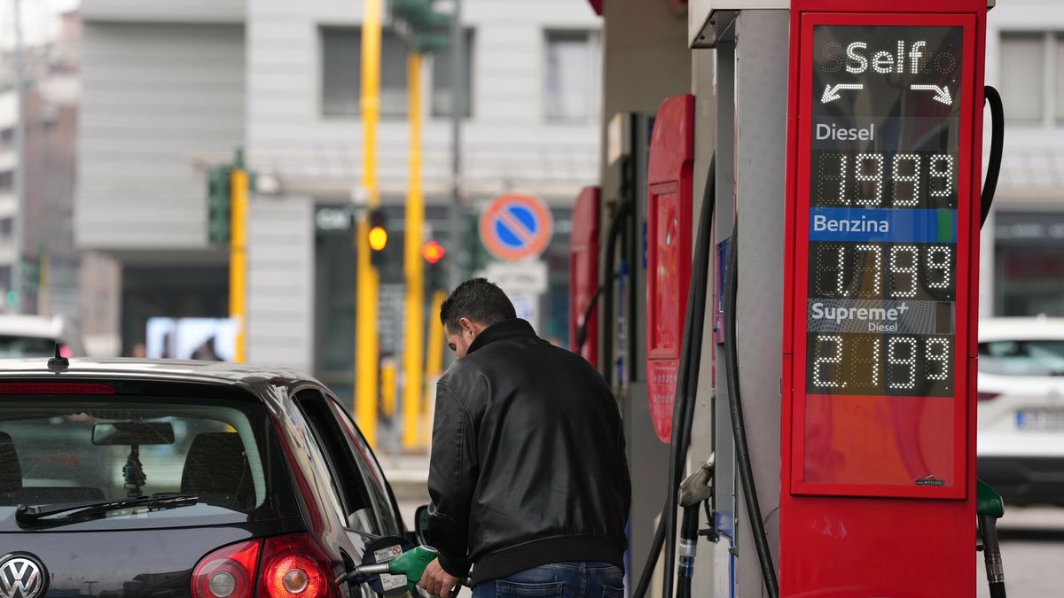 Stacja paliw w Mediolanie