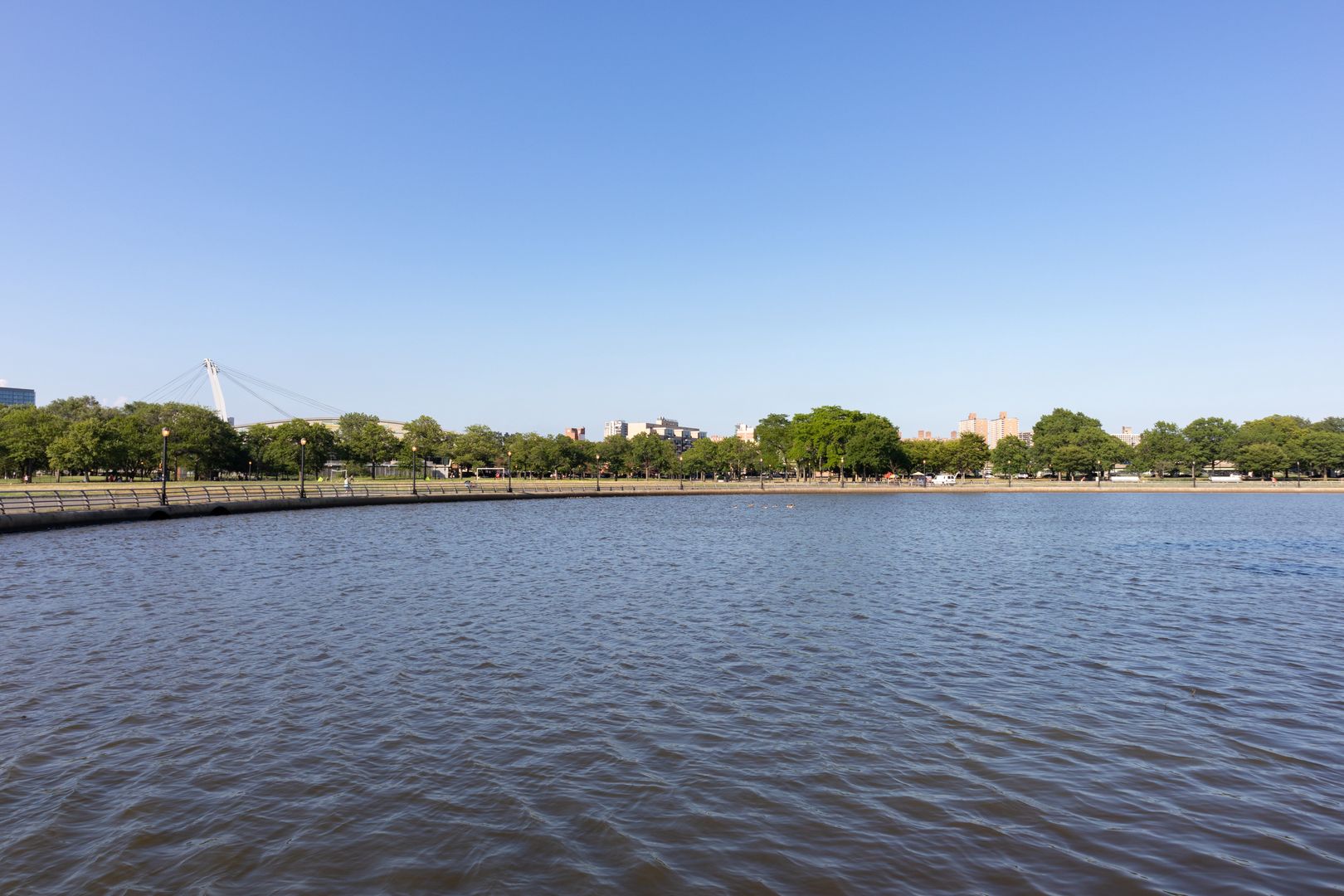 Jezioro w Corona Park w Queens
