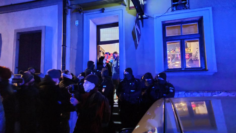 Cieszyn. Restauracja otworzyła się podczas narodowej kwarantanny. Akcja policji (Czytelnik WP)