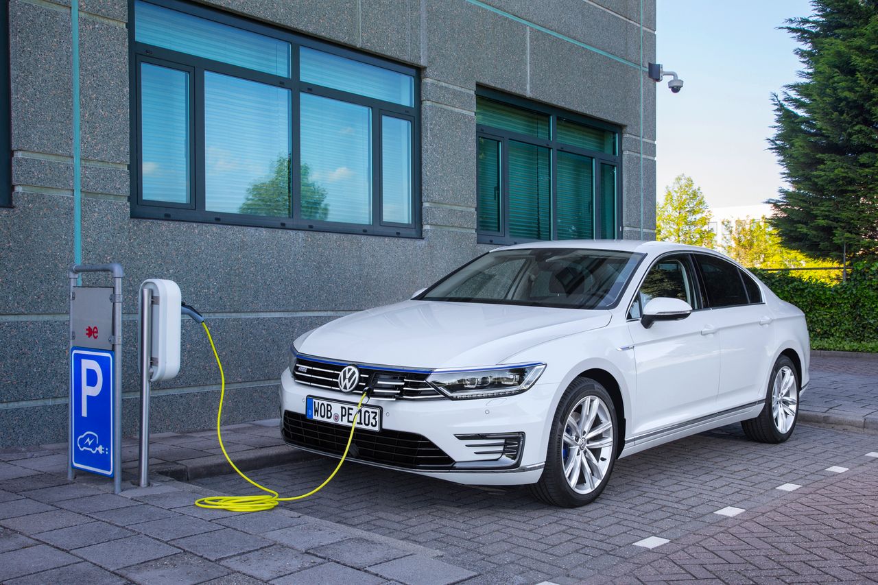 Passat GTE to hybryda typu plug-in.