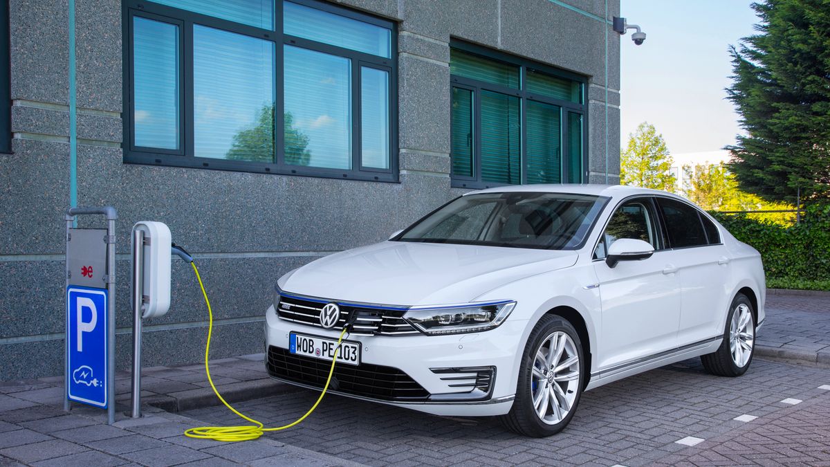 Passat GTE to hybryda typu plug-in.