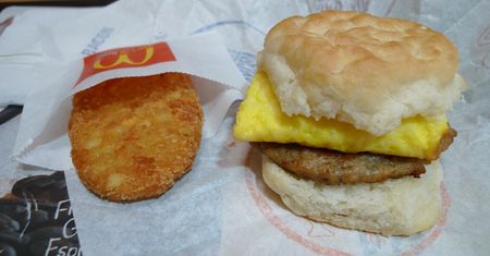 Bułka z kiełbasą i jajkiem (McDonald's)
