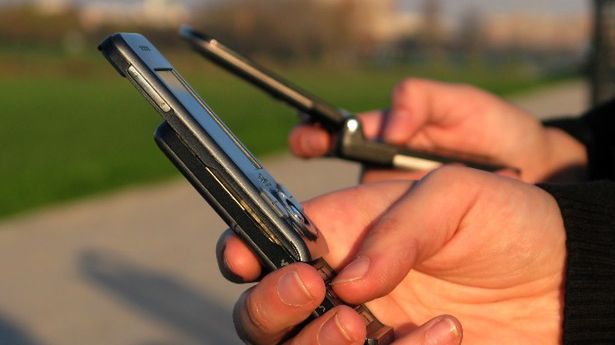 W tym roku kupimy prawie 40% smartfonów więcej. Zwykłe telefony tracą popularność 1