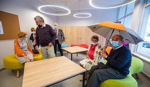 Bielsko-Biała. Aktywni seniorzy mają "dom". Pomagali w pandemii, przygotowują książkę kucharską