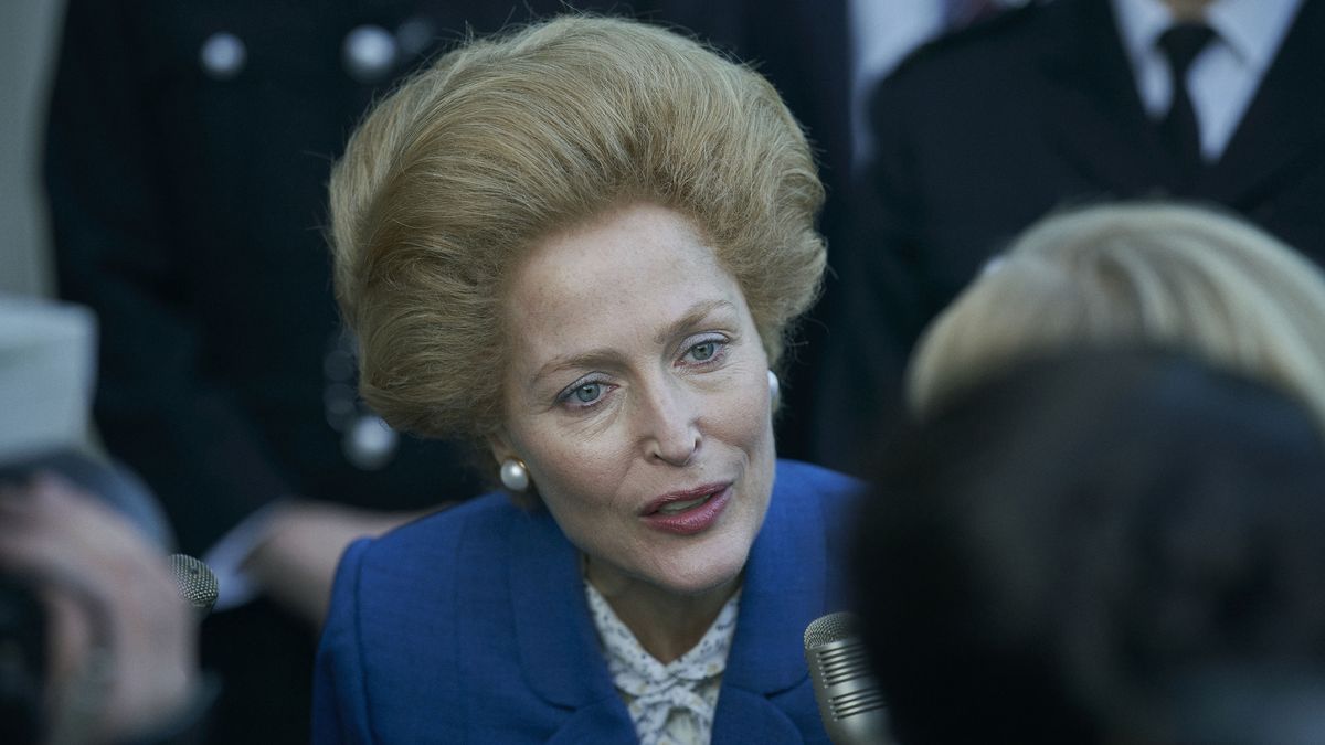 Gillian Anderson jako Margaret Thatcher w serialu "The Crown"