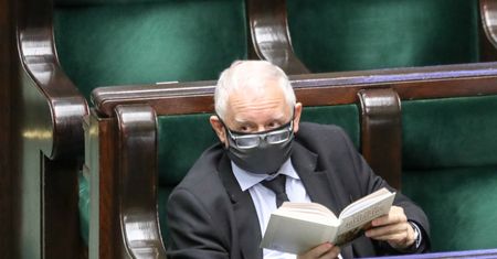 Sondaż parlamentarny. PiS z dużą przewagą, ale traci większość w Sejmie