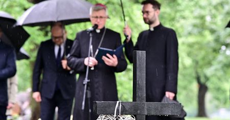 Toruń pamiętał o Klaudii. Wspólna modlitwa i chwila refleksji w Parku Glazja
