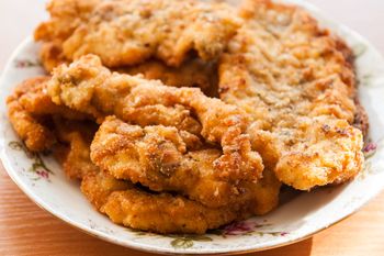 Tak należy przechowywać i odgrzewać kotlety. Będą smakowały jak prosto z patelni