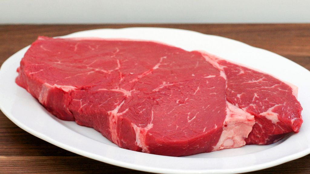 Surowe steki z polędwicy wołowej (samo mięso, II klasa mięsa)