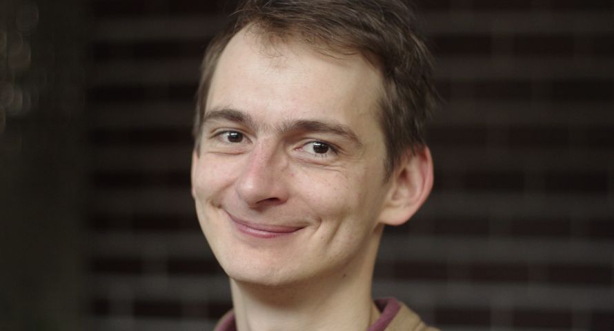 KRRiT wszczęła postępowania wobec Jasia Kapeli. Chodzi o TikToka i YouTube'a