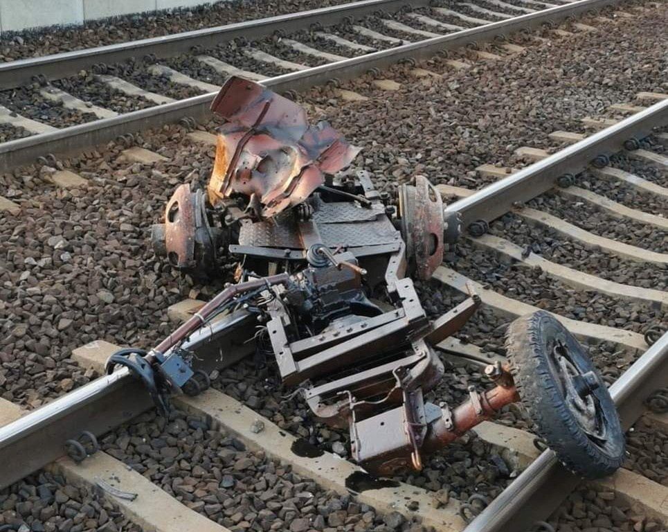 Tragedia na przejeździe kolejowym. Wjechał traktorem pod pociąg Intercity 