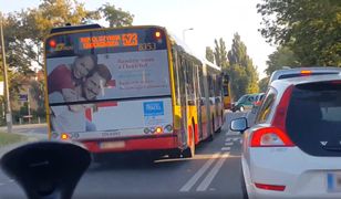 Warszawa. Niebezpieczna jazda kierowców autobusuów
