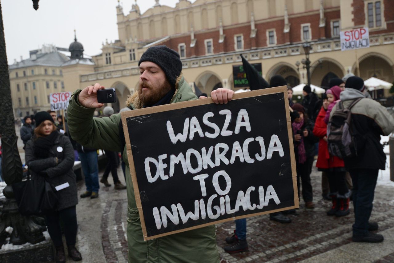 Inwigilacja po nowemu. Komisja Europejska przeciwko, czyli… za szpiegowaniem. Jeszcze tylko kilka tygodni, żeby przekazać swój głos