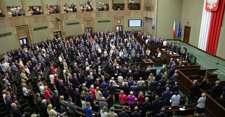 Poseł PiS zszokował słowami o gwałcie. Ministra reaguje