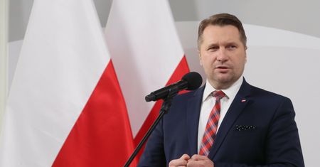 Koronawirus w Polsce. Czarnek o szczepieniu uczniów. Podał liczby