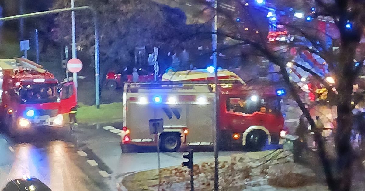 Poważny wypadek z karetkami w Krakowie. Wszystkie służby na miejscu