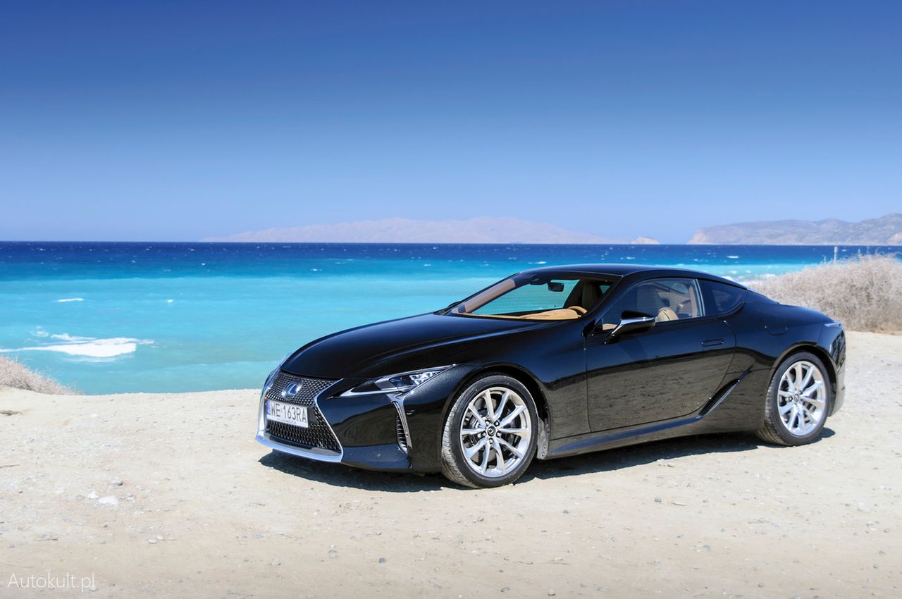 Lexus LC zachwyca projektem nadwozia.