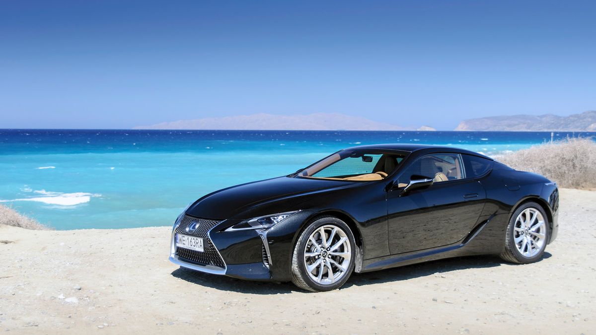 Lexus LC zachwyca projektem nadwozia.