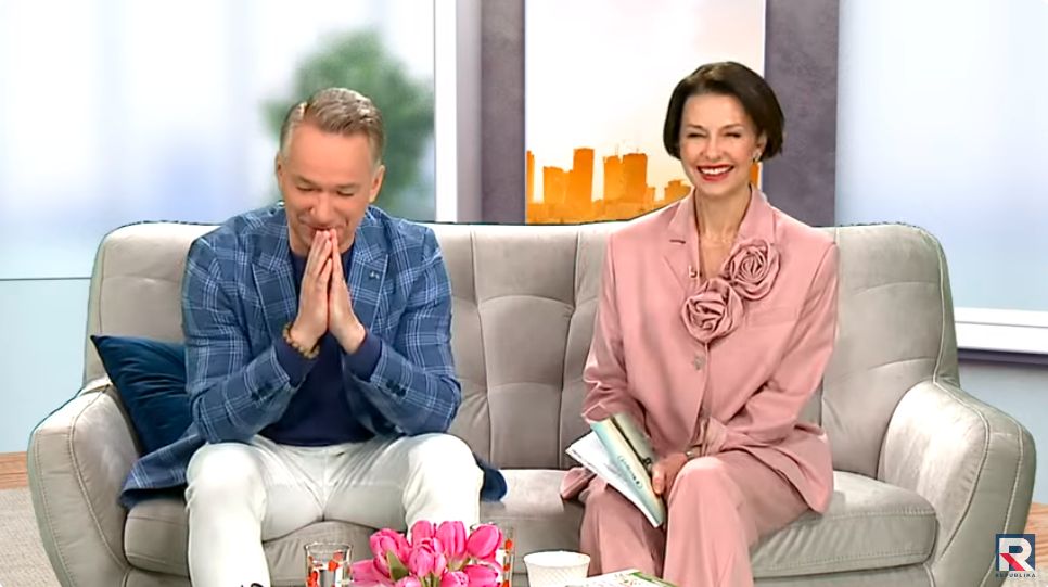 Niby "Wstajemy!", ale jednak lepiej zostać w łóżku. Przed śniadaniówką Republiki długa droga
