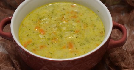 Zupa koperkowa z zacierkami